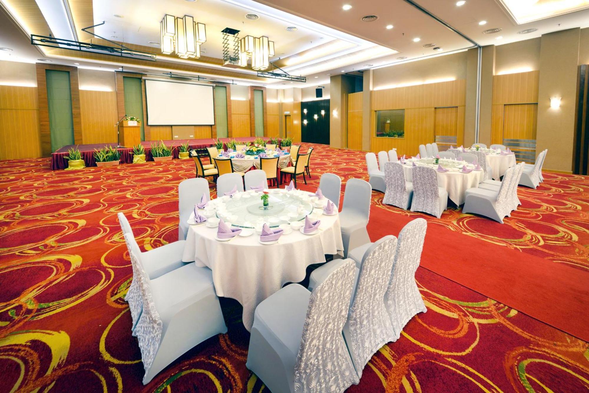 Grand Lexis Port Dickson Hotel Exterior foto The ballroom of the hotel