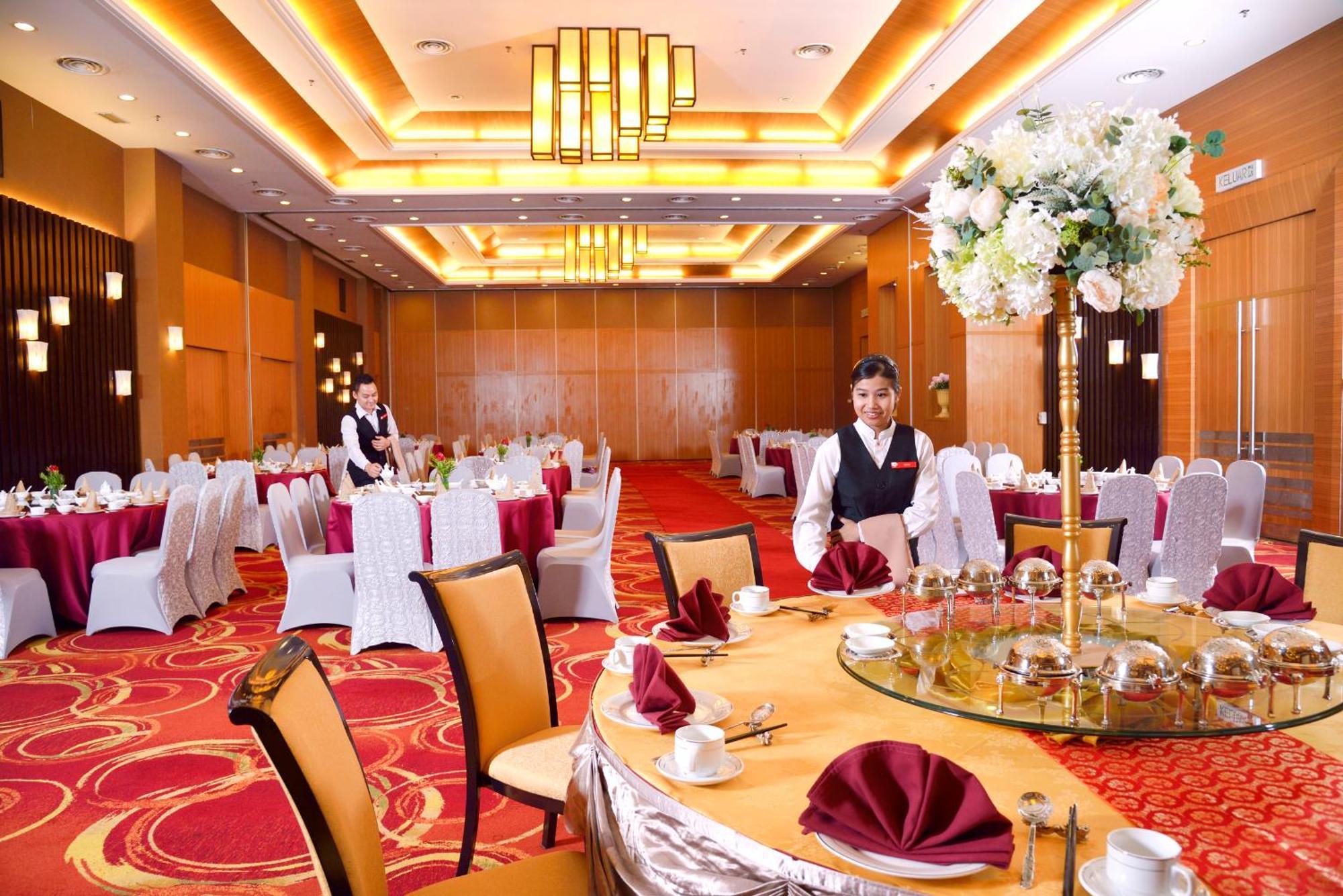 Grand Lexis Port Dickson Hotel Exterior foto A banquet hall