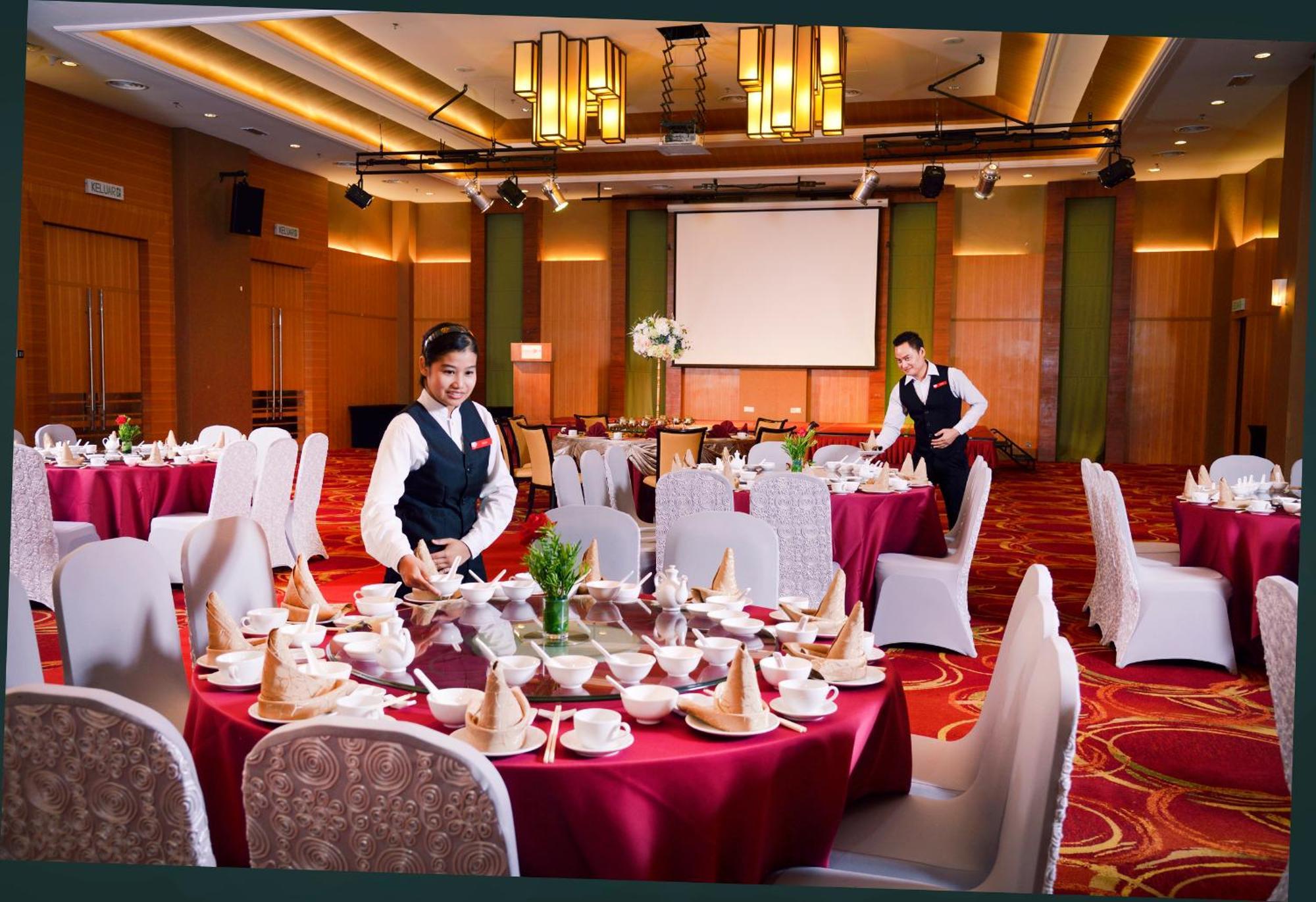 Grand Lexis Port Dickson Hotel Exterior foto The ballroom