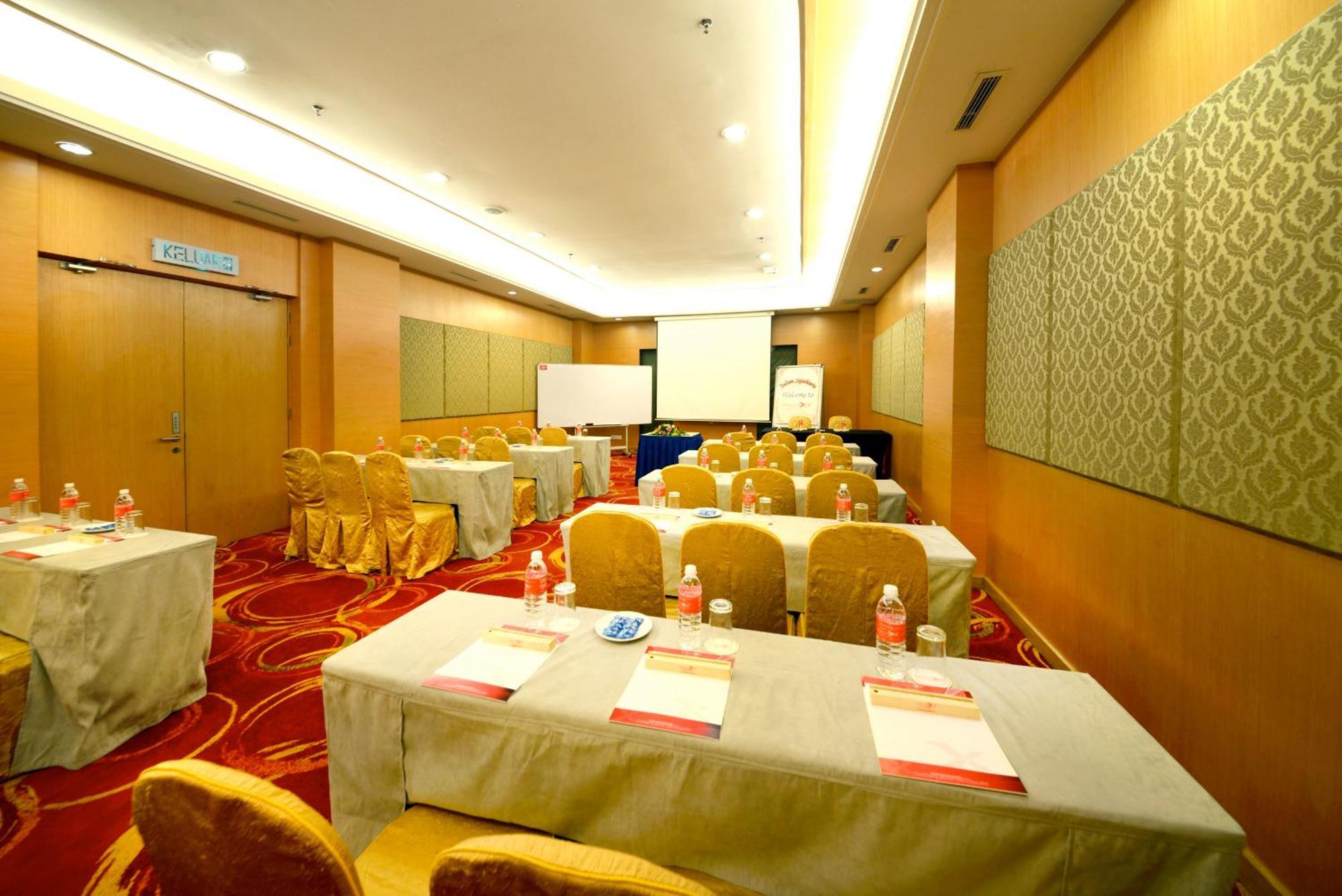 Grand Lexis Port Dickson Hotel Exterior foto Meeting room