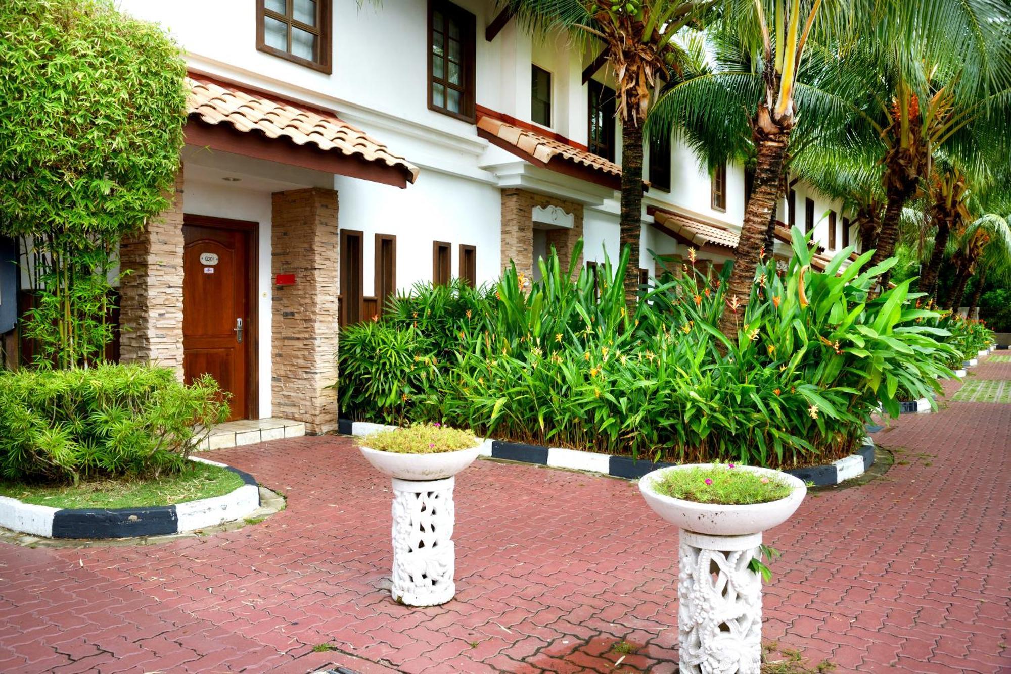 Grand Lexis Port Dickson Hotel Exterior foto The hotel's exterior