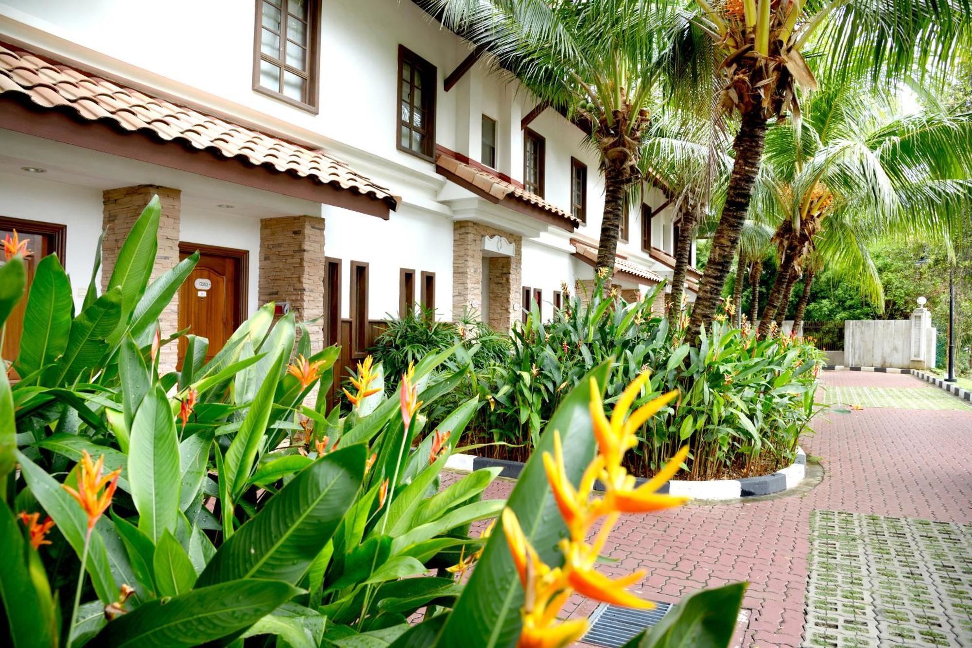 Grand Lexis Port Dickson Hotel Exterior foto The hotel's exterior