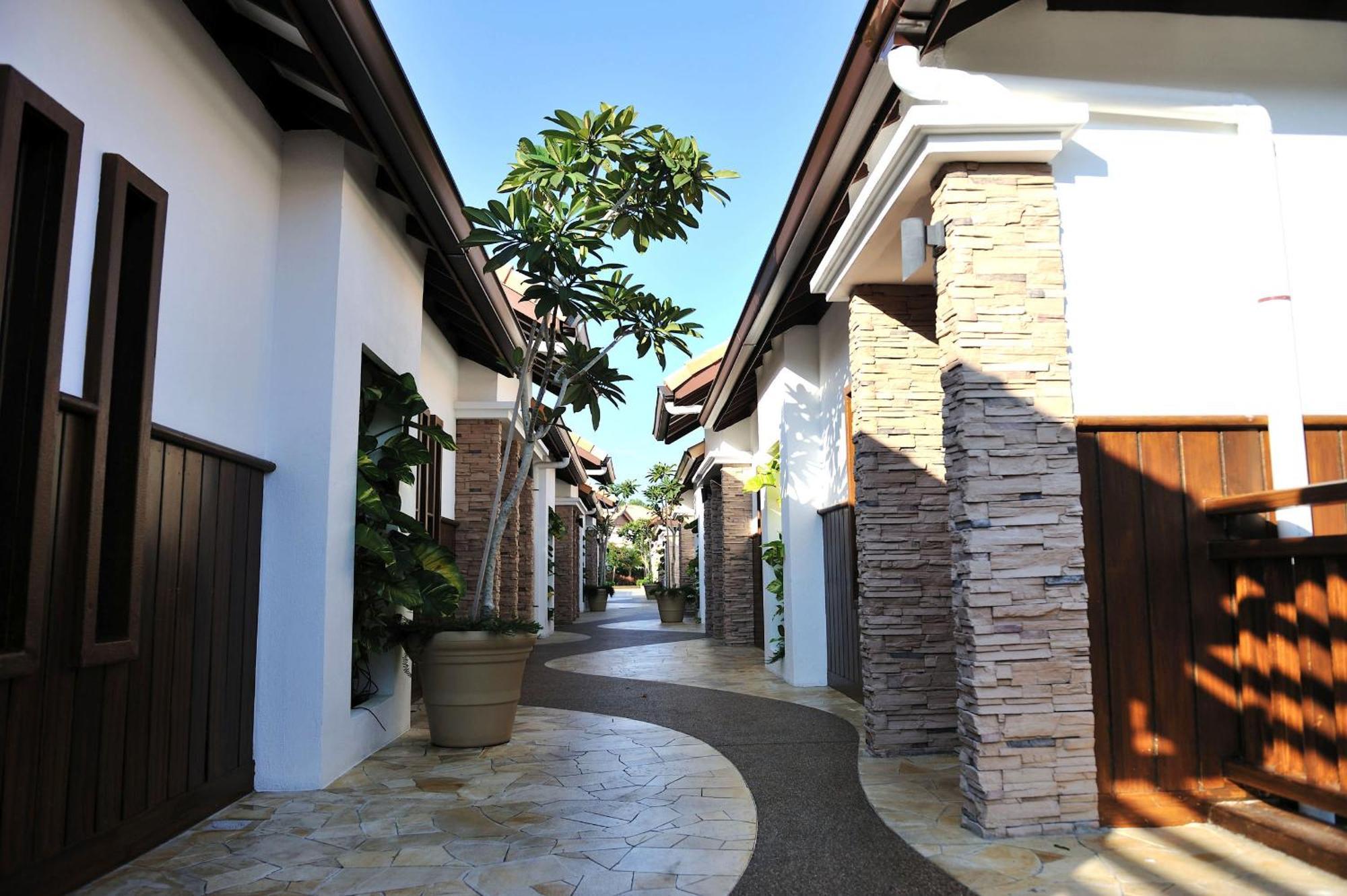 Grand Lexis Port Dickson Hotel Exterior foto The Village