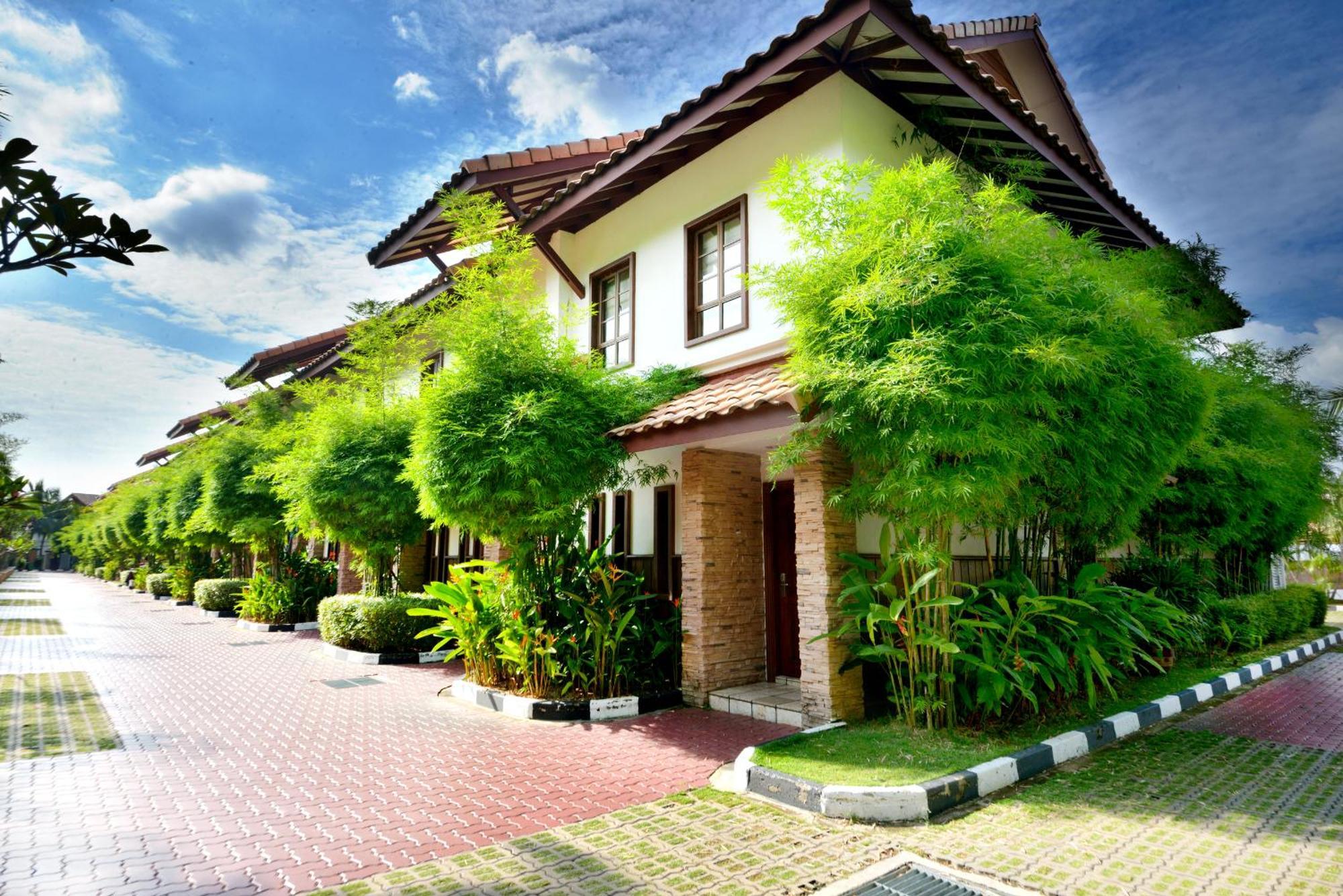 Grand Lexis Port Dickson Hotel Exterior foto Residential area in Nilai