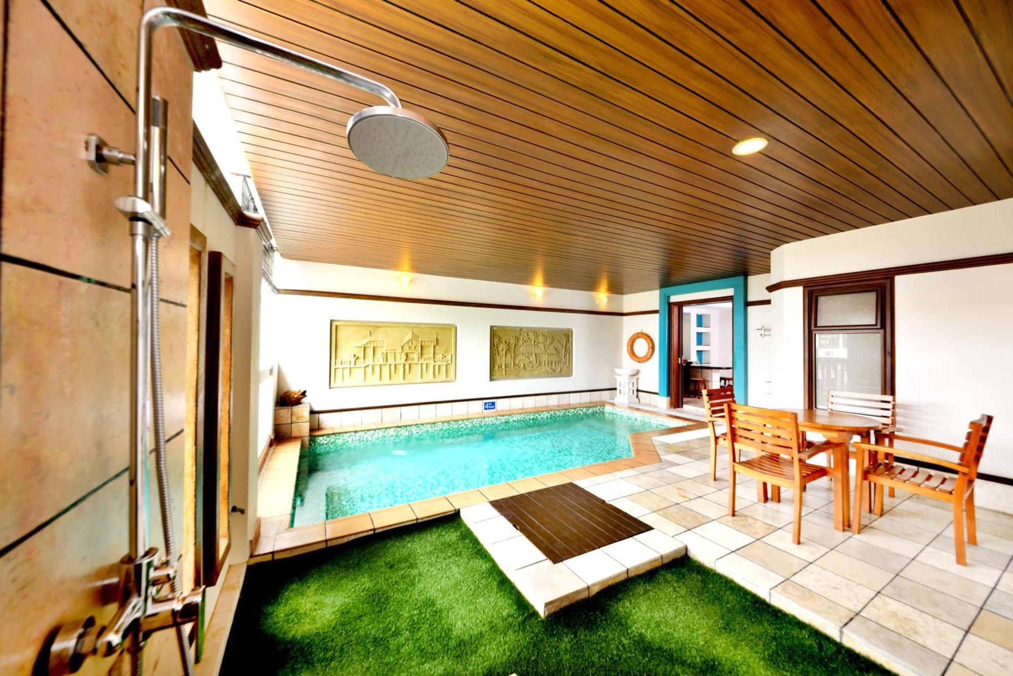 Grand Lexis Port Dickson Hotel Exterior foto A private onsen in a hotel