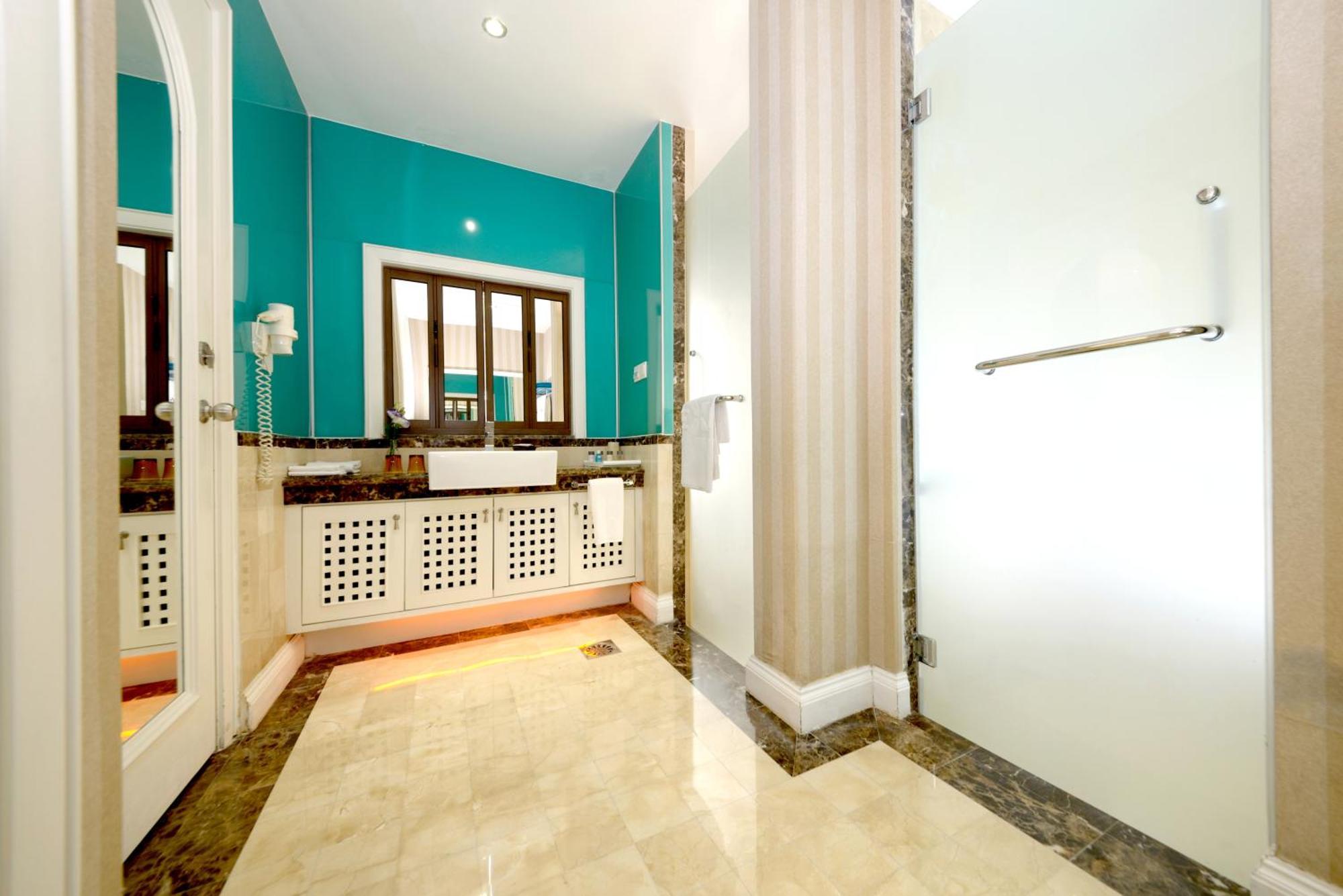 Grand Lexis Port Dickson Hotel Exterior foto Bathroom
